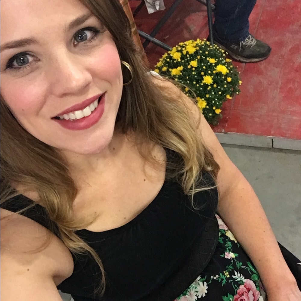 Meet your Posher, Cortney